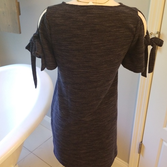 L She and Sky cold shoulder dress - Picture 7 of 8